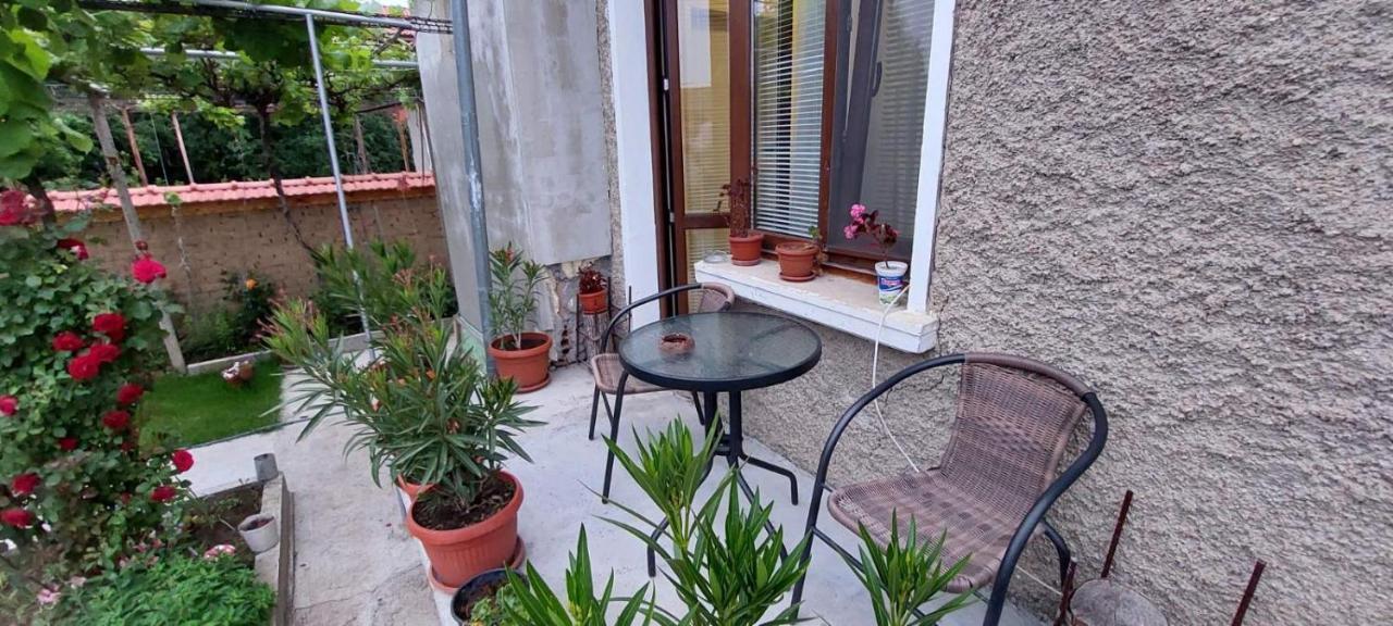 Guest House Kukera Pavel Banya Luaran gambar